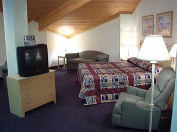 Ameristay Inn & Suites Waverly Bagian luar foto